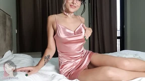 Wild nymph blasts her tight anus with massive dildo in the mansion