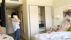 I get a hotel maid to suck😜 my cock🌭, and she loves every inch I get a hotel maid to suck😜 my cock🌭, and she loves every inch