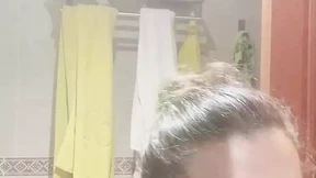 Hot淫荡 Bitch Masturbates激烈 in the Wet浴室 Hot淫荡 Bitch Masturbates激烈 in the Wet浴室