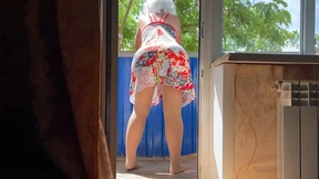 Balcony banging, mature beauty ravaged by thick cock🍆, big booty begging for more Balcony banging, mature beauty ravaged by thick cock🍆, big booty begging for more