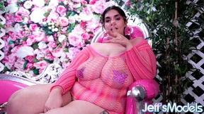 Rose's Big Booty Welcomes Fake Dick🍆 Before Grinding Its Surface Rose's Big Booty Welcomes Fake Dick🍆 Before Grinding Its Surface