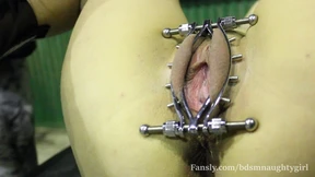 He puts a labia clamp in my pussy and plays with it I's winter, I'm suffering the cold ( BdsmNaughtyGirl ) He puts a labia clamp in my pussy and plays with it I's winter, I'm suffering the cold ( BdsmNaughtyGirl )