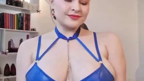 Forbidden fantasy: latex-clad beauty devours forbidden fruit