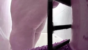 Wanna Cum Help Wash These Thicc Curves With Me