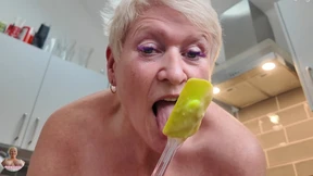 Raw cookie craving gets nasty when I strip and get baked in a sauna!