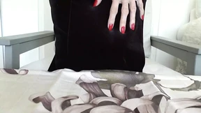  Gorgeous Lady Victoria Valente With Seductive Red Nails Joi