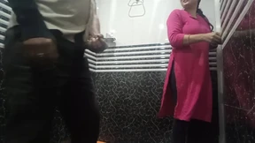 The stepsister caught me masturbating in the bathroom, then the two of them had sex The stepsister caught me masturbating in the bathroom, then the two of them had sex