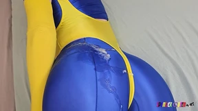 SpandexQueen sucks dick, comes twice and drains his balls on her blue spandex leggings SpandexQueen sucks dick, comes twice and drains his balls on her blue spandex leggings