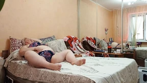 Mother-in-law masturbates her meaty pussy in the evenings and rubs her big tits Mother-in-law masturbates her meaty pussy in the evenings and rubs her big tits