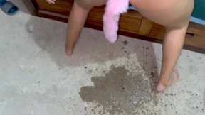 I fuck this foxy who dressed the way she likes to get fucked until she pees I fuck this foxy who dressed the way she likes to get fucked until she pees