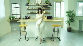 Chinese barista really needs your milk - Perv Milfs n Teens