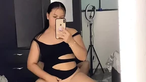 Latin brunette loves to see herself fucking in front of the mirror