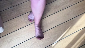 Mrs Mature Feet showing you all a real pair of vintage RHT nylons pre 1950 Mrs Mature Feet showing you all a real pair of vintage RHT nylons pre 1950
