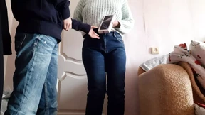 My hot stepsister thanked me for the gift with cunnilingus (with conversations) My hot stepsister thanked me for the gift with cunnilingus (with conversations)