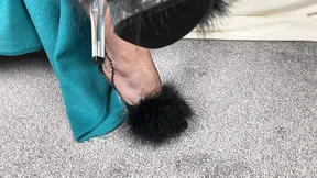 Mrs Mature Feet giving you all a very sexy shoe dangle and toe wiggle with a pair of her stripper heels Mrs Mature Feet giving you all a very sexy shoe dangle and toe wiggle with a pair of her stripper heels