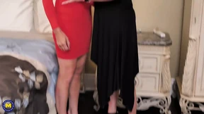 Two Hot Mature MILFs Velvet Skye & Bianca Jaguar Eat Each Other Out
