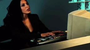 Dark Haired Beauty Gets Double Penetrated by Two Big Dicks