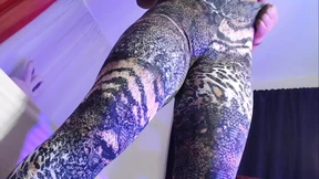 Curvy beauty flaunts thick ebony booty, teasing with sultry shakes