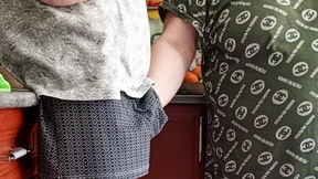 His Mother-In-Law's Jerk-Off Session Unleashes Powerful Sperm Flow