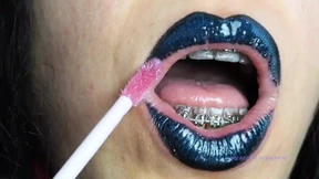Unzipping wet vag, dripping crimson, and sucking hard on Goth's juicy, glossy lips Unzipping wet vag, dripping crimson, and sucking hard on Goth's juicy, glossy lips