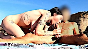 When a beach babe sees a handsome cock🍆, she can't resist making it squirt