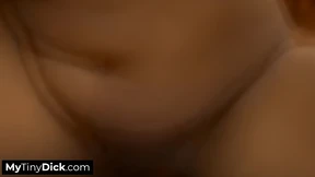 Quivering ebony sex kitten lavishes attention on diminutive dick🌭