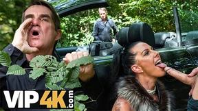 Texas Patti turns on men with her dirty 4K seduction in public