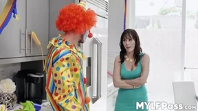 Sensual glamour girl performs oral&#x1F61C; on a clown then fucks him