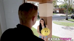 Teasing 18yr Jessica Jewel's Virginity For Pure Facial Joy After Wet Blowjob