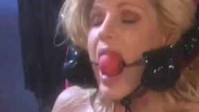 PussyCatsLatex com - Busty blonde lesbian's leg spread for didlo and fingers PussyCatsLatex com - Busty blonde lesbian's leg spread for didlo and fingers