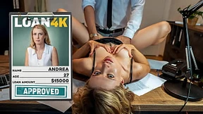 “Blonde bombshell gets nailed by bespectacled boss on a busy workday “Blonde bombshell gets nailed by bespectacled boss on a busy workday