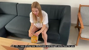 Juicy cum drips down hungry hoe's bun