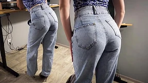 Dirty Secretary Sucks Cock🍆 in Skintight Weist Jeans, Exposes Ripe Booty Dirty Secretary Sucks Cock🍆 in Skintight Weist Jeans, Exposes Ripe Booty