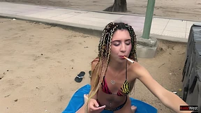 Rasta beauty puffs on a joint & craves hardcore&#x809B;&#x4EA4;
