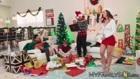 Cherie Deville stretches her pussy and takes hard pussy pounding