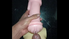 Kissy and Dolly threesome: from mouth to vagina! It ends in tit fucking 
