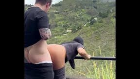 HOT YOUNG COUPLE RECORDS THEMSELVES HAVING SEX IN A PUBLIC PARK IN MEDELLIN (ENDING GOES WRONG)
