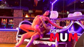 Yo, momma's got game - Step-scorcher drops trou', mounts doorman