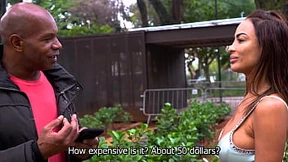 Street hustler rakes it in for a sweet ten-spot