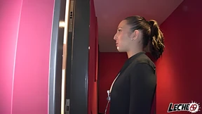 Pamela Sanchez receives unwarranted oral&#x1F61C; sex at the entrance