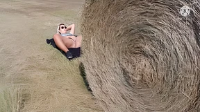 Stranger Pleasure: Voyeur Surprises Public Sensation