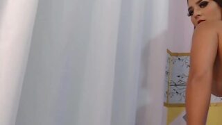 Hot Brazilian girl shaking her ass to funk music