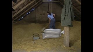 Beautiful Young Horny Was Satisfied as She Sucked the Big Cock Before Getting Fucked 