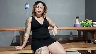 Looking for men with big dicks to fuck me. While I show myself off and feel my big tits, I'm a horny chubby girl with a strong desire for sex. Can you fuck me please?