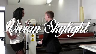 Sexy big ass MILF loves doggy fuck