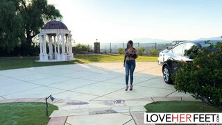 Feet Goddess Gigi Dior Banged Outdoors After Feet Worshipping