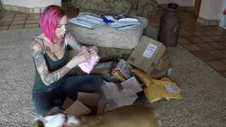 Mail Time and Dress Try On!