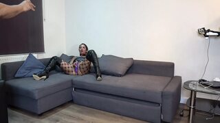 Famous British Model Talula Thomas Makes Viktor Cum in Her Mouth