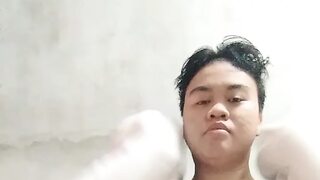 I still have my pads on but my pussy want a creampie