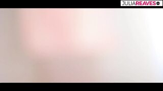 Blonde Girl Gets an Orgasm From Kissing